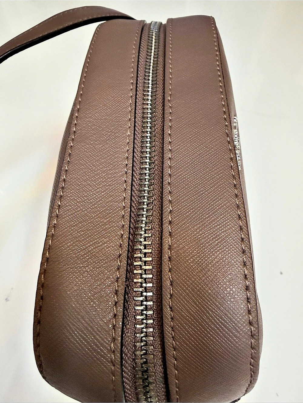 #1052 kate spade new york Madison Camera Bag Brown Crossbody Bag. Excellent Cond - Picture 7 of 16